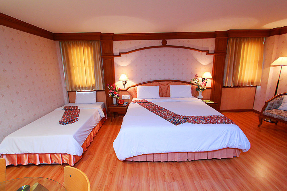 Sakol Hotel Хат Яй Екстериор снимка