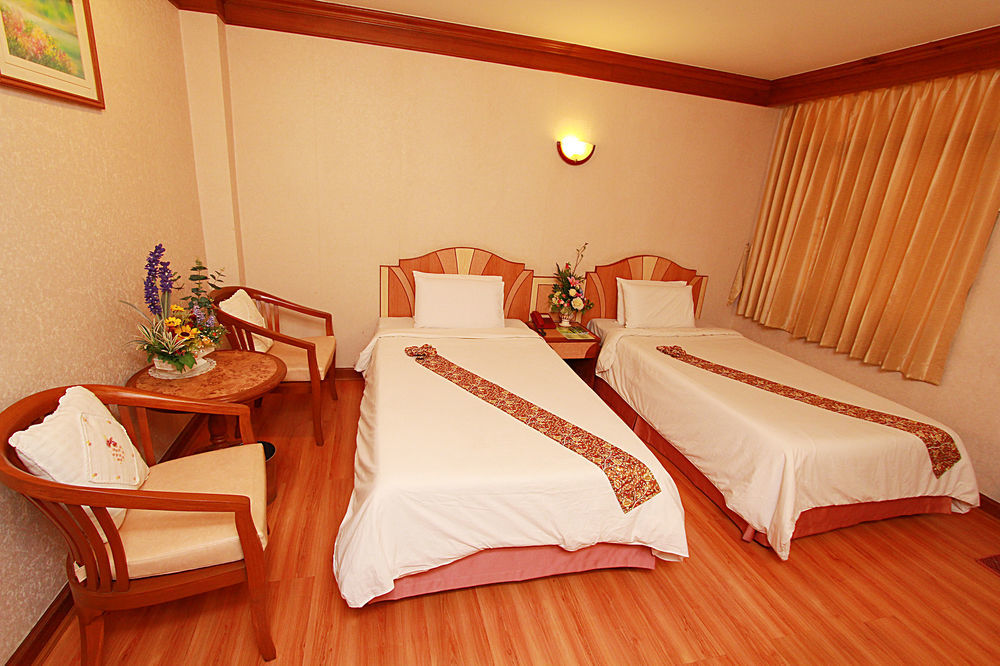 Sakol Hotel Хат Яй Екстериор снимка