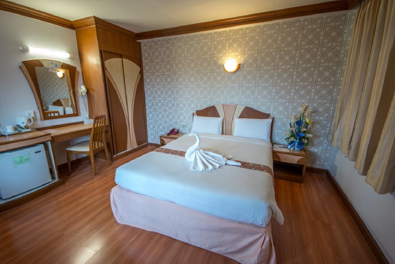 Sakol Hotel Хат Яй Екстериор снимка